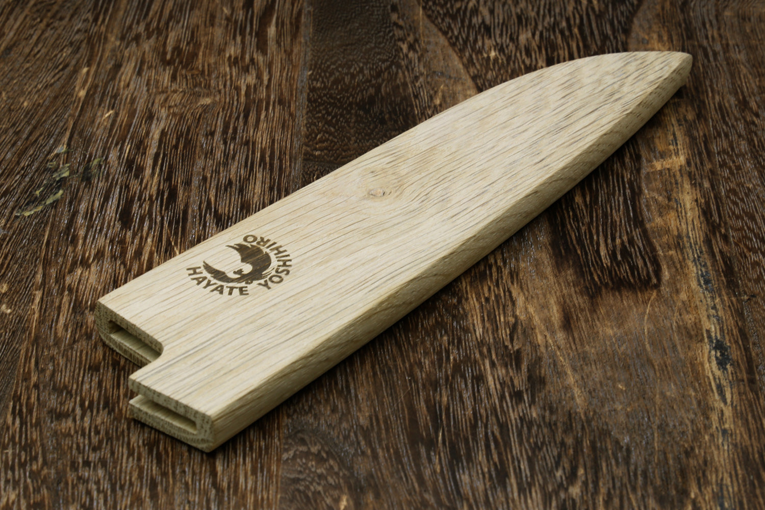 Yoshihiro magnetic oak wood saya blade protector cover, light wood, curved profile