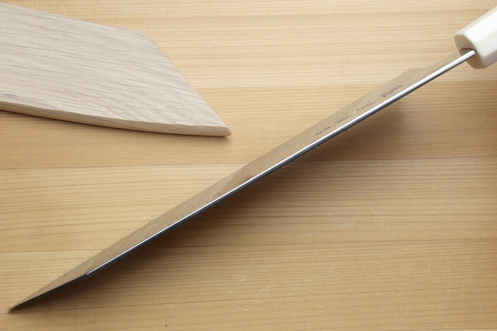 Kiritsuke chef knife with Damascus-pattern stainless blade and pointed tip