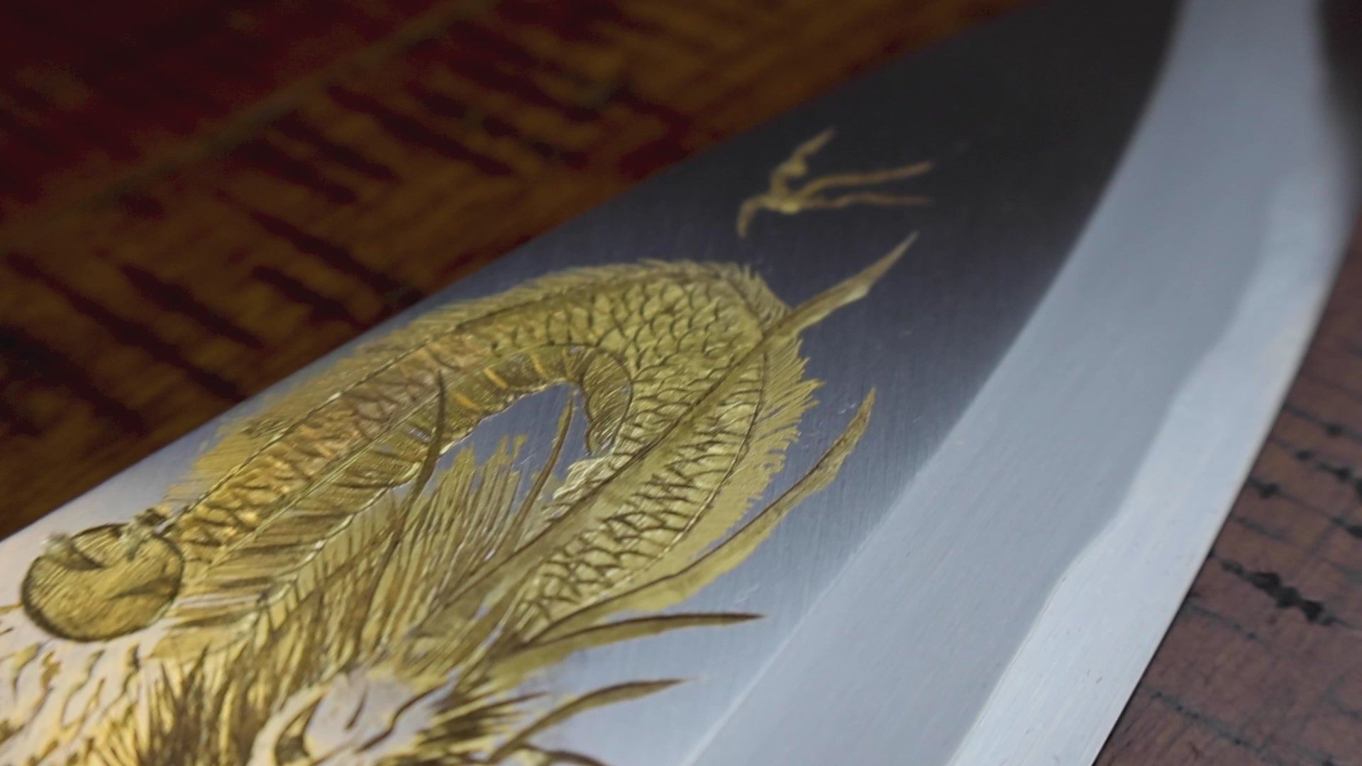 Yoshihiro Hongasumi White Steel Deba Fish Fillet Knife — Hand-Etched Gold 'MOUNT FUJI', Limited Edition, 300mm (Magnolia Handle)