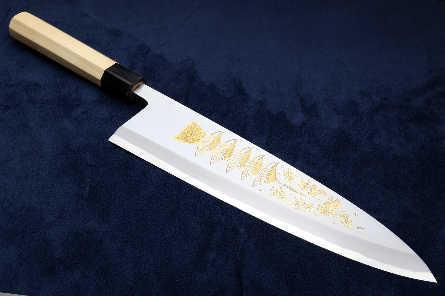 Deba fish fillet knife with white blade and gold etching, light wood handle