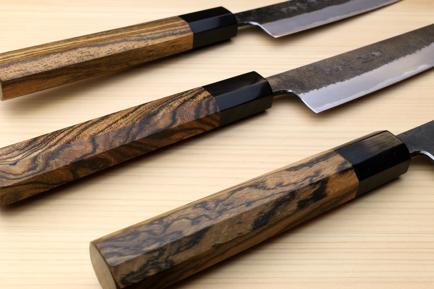 Japanese slicer knife with cocobolo wood handle and black saya cover