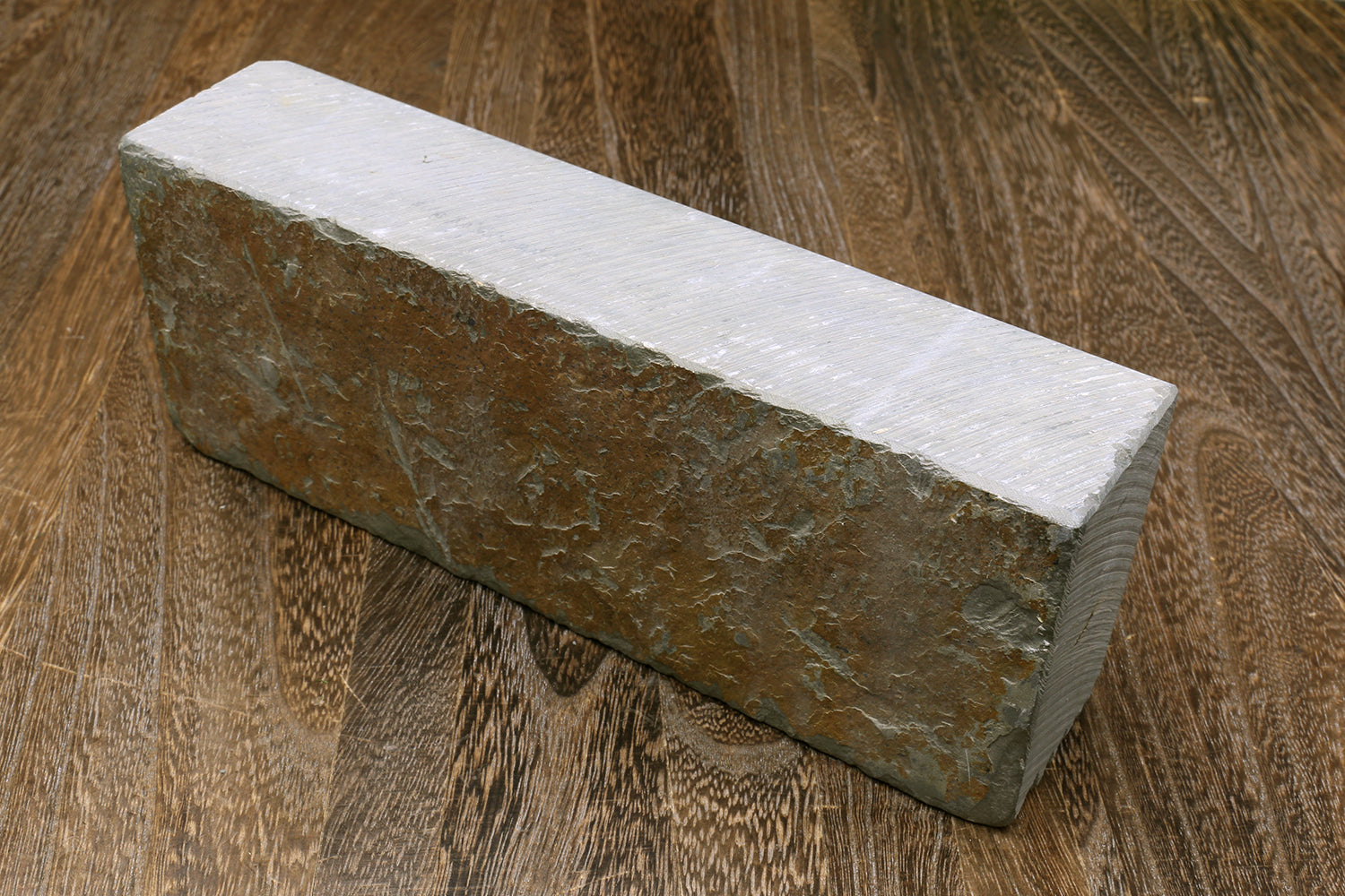 Rectangular natural sharpening whetstone, gray with white top edge